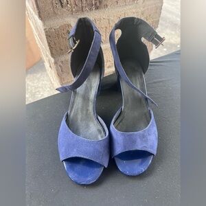 Women’s low block heel sandals peep toe with chunky ankle strap